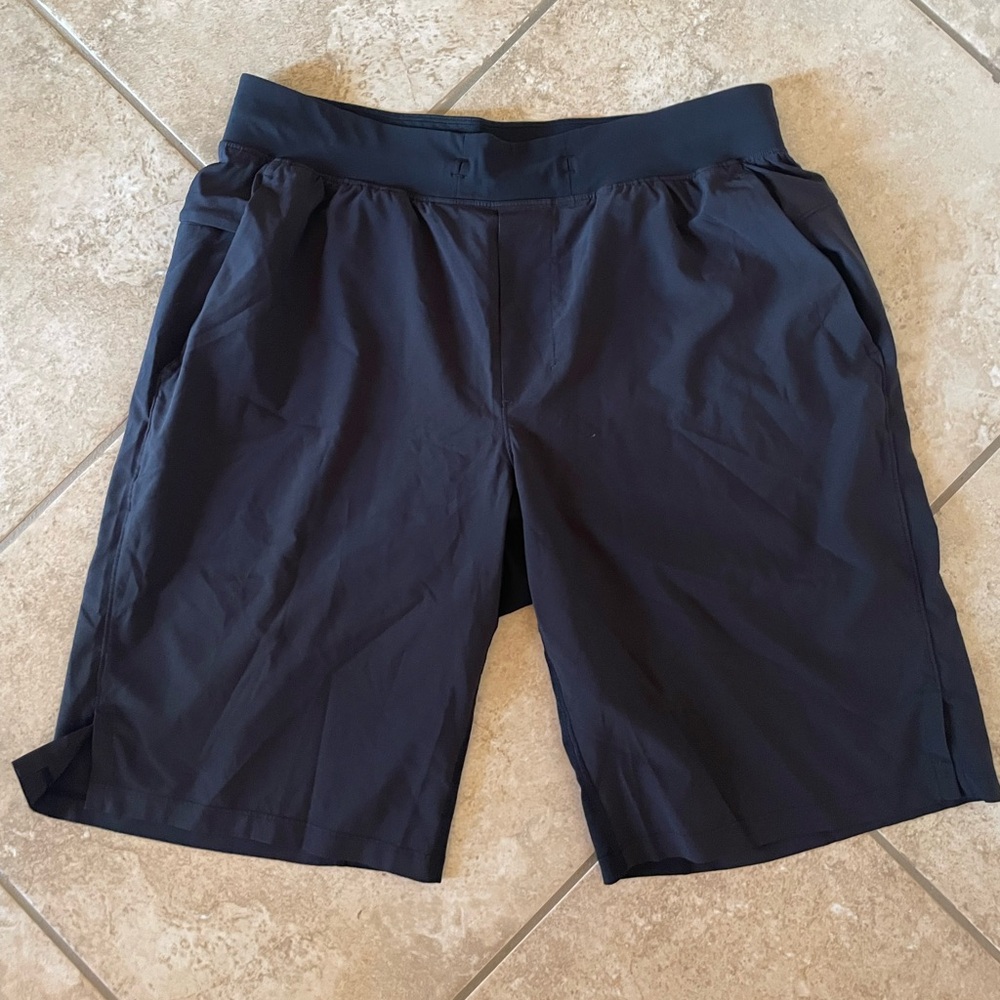 Lululemon Men's Black Shorts L